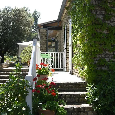 Les Chambres D'Adeline - B&B Murs  Exterior photo